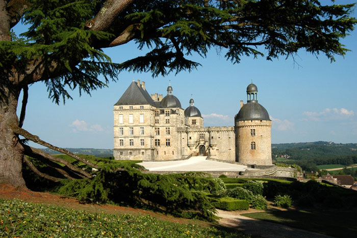 Vue du château de Hautefort